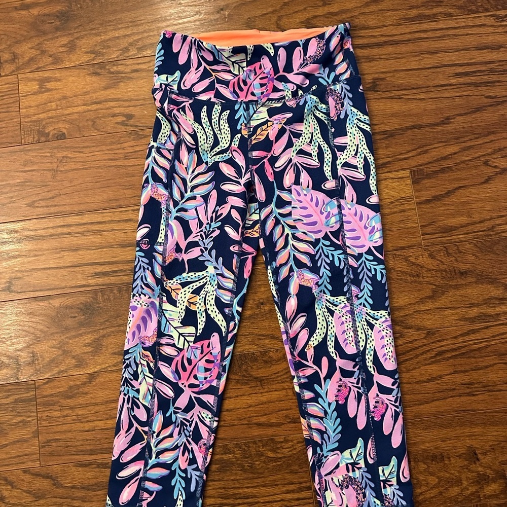 Lilly Pulitzer Blue and Pink Capri Pants with Tropical Print - Picture 2 of 5